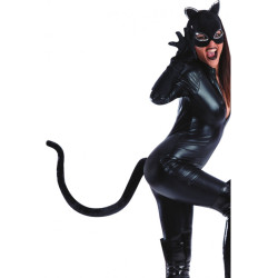 Čierny dlhý mačací chvost